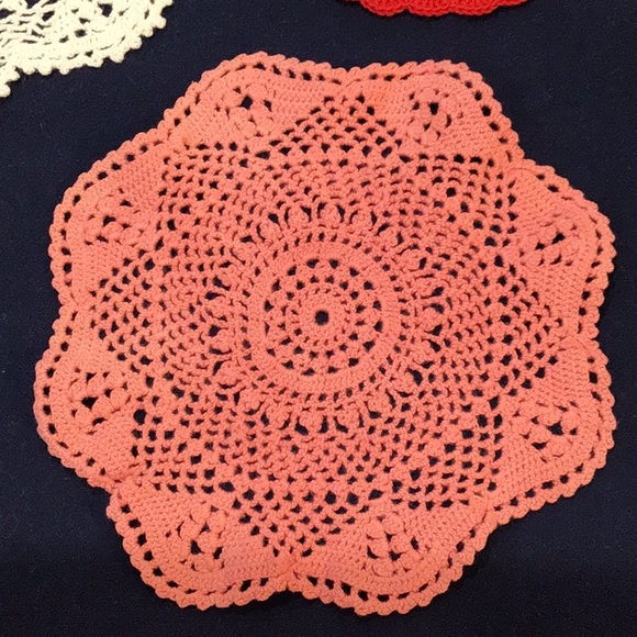 Crochet Doily trio EUC - Picture 6 of 7